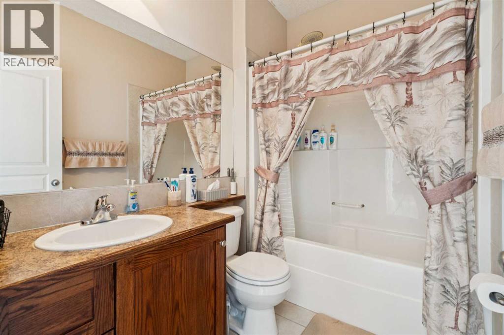 136 Luxstone Place SW, Airdrie, Alberta  T4B 3C2 - Photo 18 - A2300030