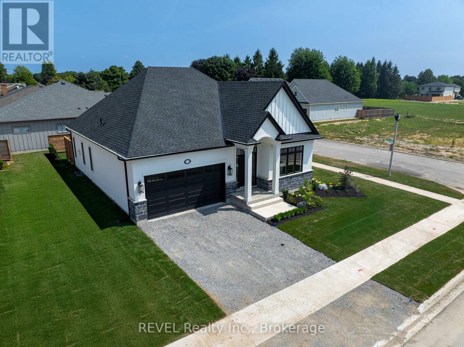 31 Harvest Drive, Niagara-On-The-Lake, Ontario  L0S 1J0 - Photo 3 - X13070078