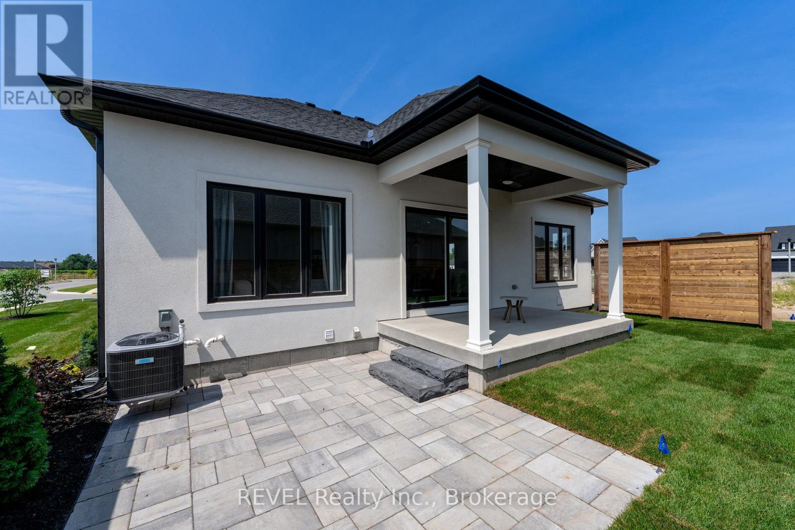 31 Harvest Drive, Niagara-On-The-Lake, Ontario  L0S 1J0 - Photo 34 - X13070078