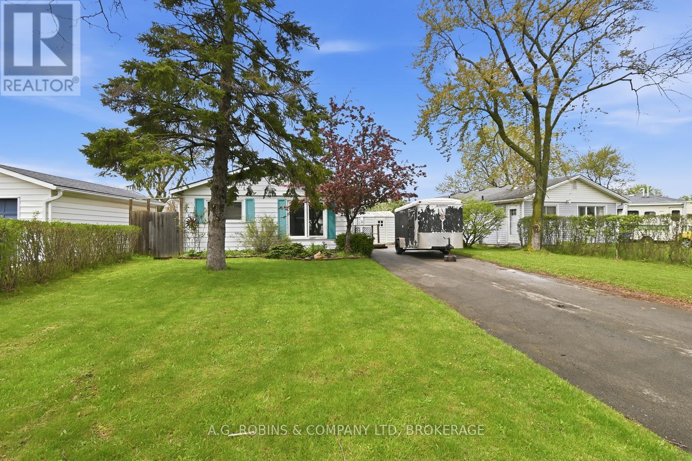 29 Lanark Crescent, St. Catharines, Ontario  L2M 6E1 - Photo 1 - X13099424