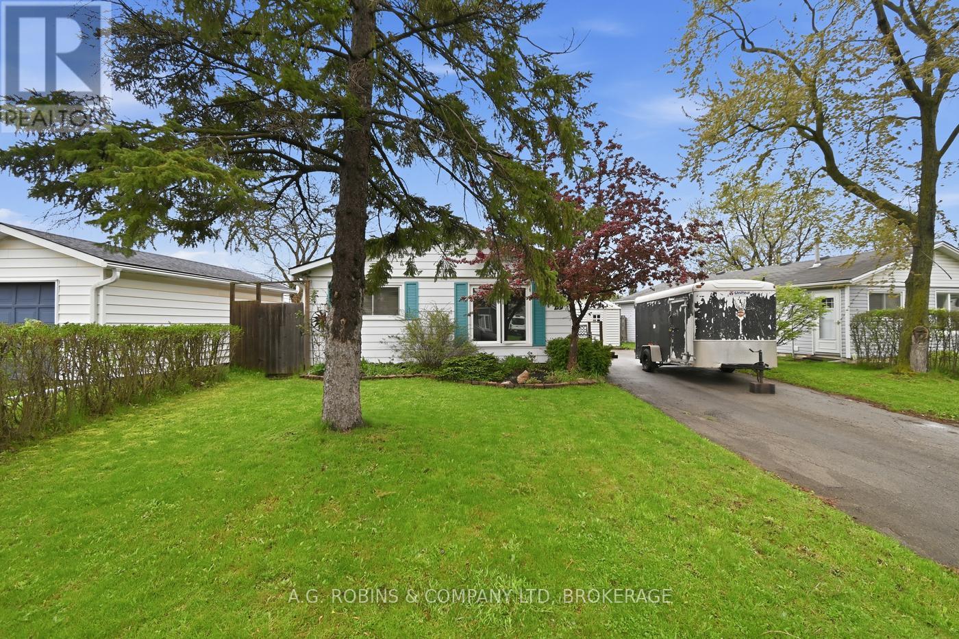 29 Lanark Crescent, St. Catharines, Ontario  L2M 6E1 - Photo 2 - X13099424