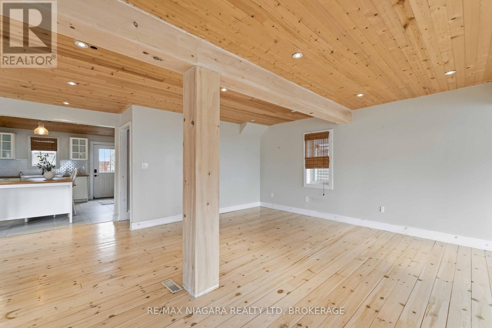 696 Lakeshore Road, Fort Erie, Ontario  L2A 1C1 - Photo 6 - X13099538
