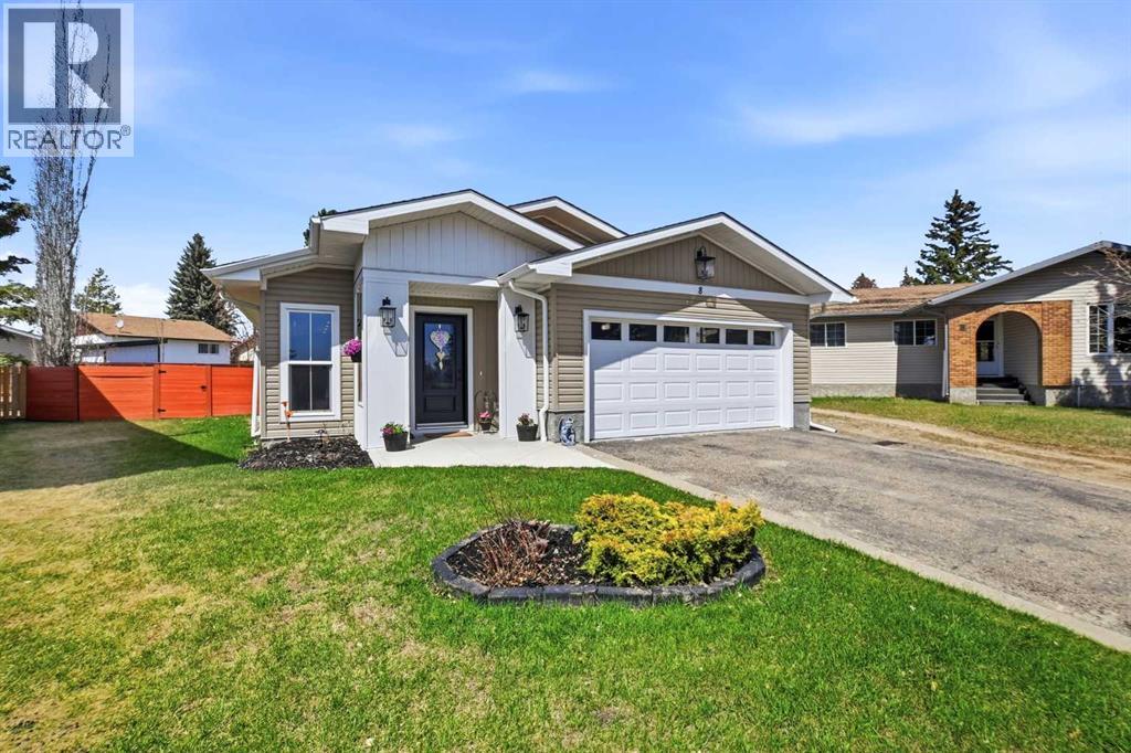 8 Willow Place, Lacombe, Alberta  T4L 1V3 - Photo 2 - A2307526