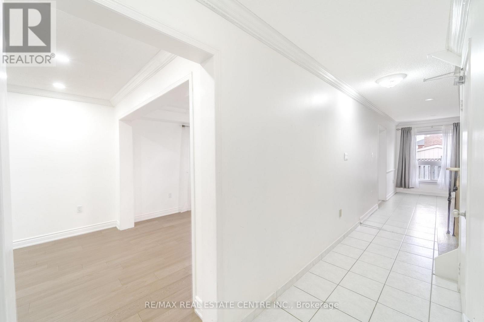 36 Kentucky Drive, Brampton, Ontario  L6Y 4E9 - Photo 5 - W13088160
