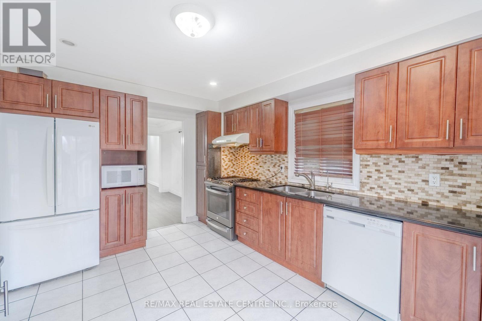36 Kentucky Drive, Brampton, Ontario  L6Y 4E9 - Photo 10 - W13088160