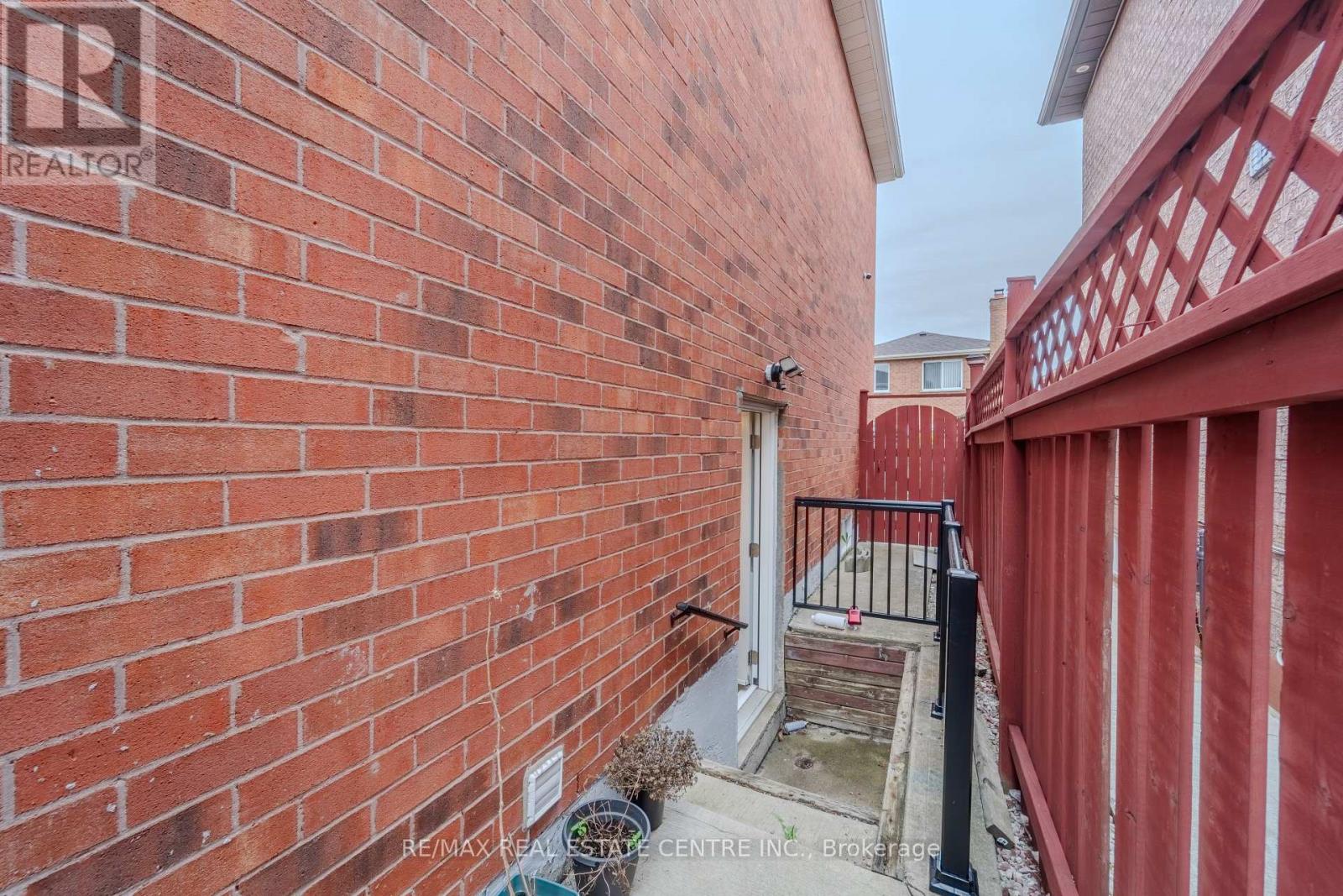 36 Kentucky Drive, Brampton, Ontario  L6Y 4E9 - Photo 38 - W13088160