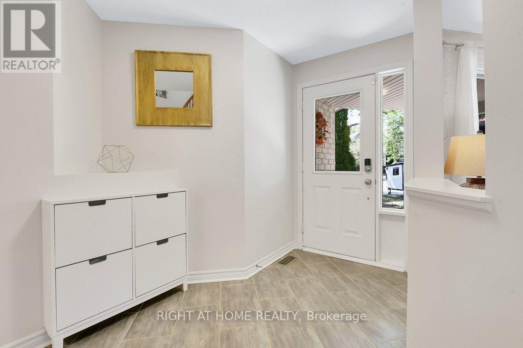 33 Spur Avenue, Ottawa, Ontario  K2M 2R9 - Photo 2 - X13099418
