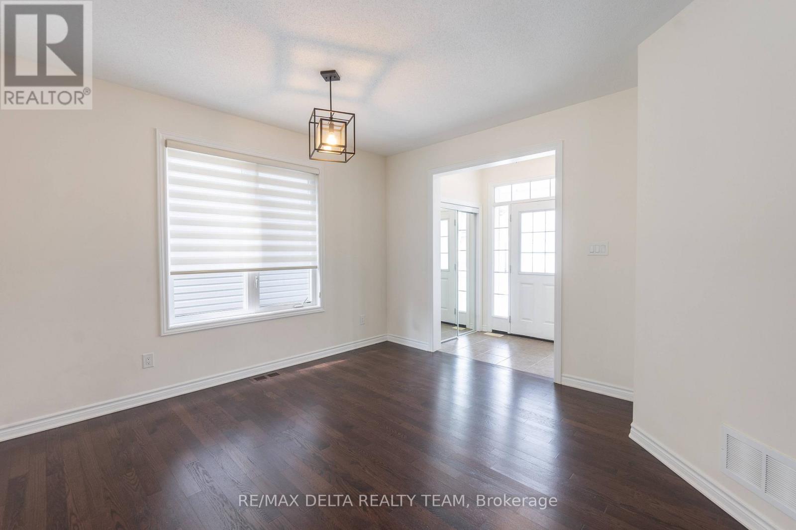 203 Flowing Creek Circle, Ottawa, Ontario  K2M 2R7 - Photo 5 - X13099512