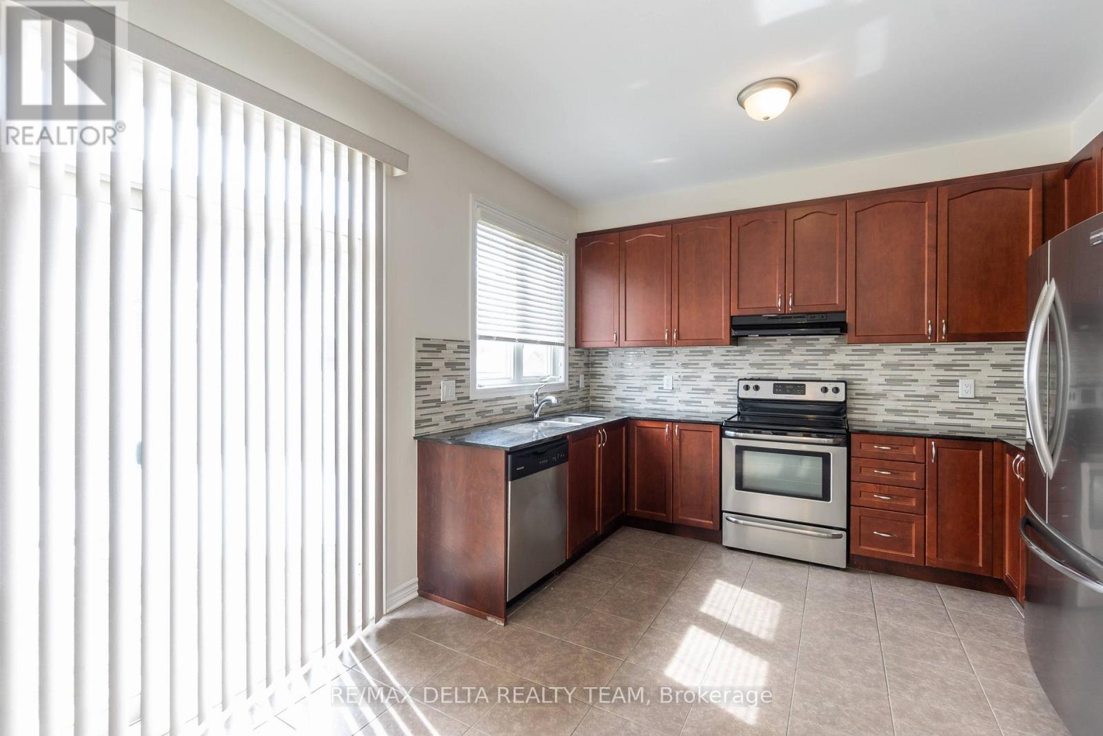 203 Flowing Creek Circle, Ottawa, Ontario  K2M 2R7 - Photo 6 - X13099512