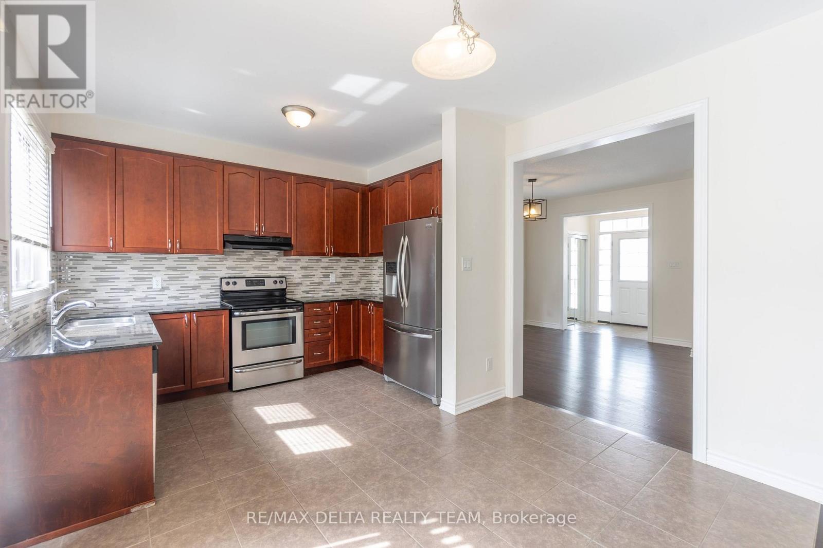 203 Flowing Creek Circle, Ottawa, Ontario  K2M 2R7 - Photo 7 - X13099512