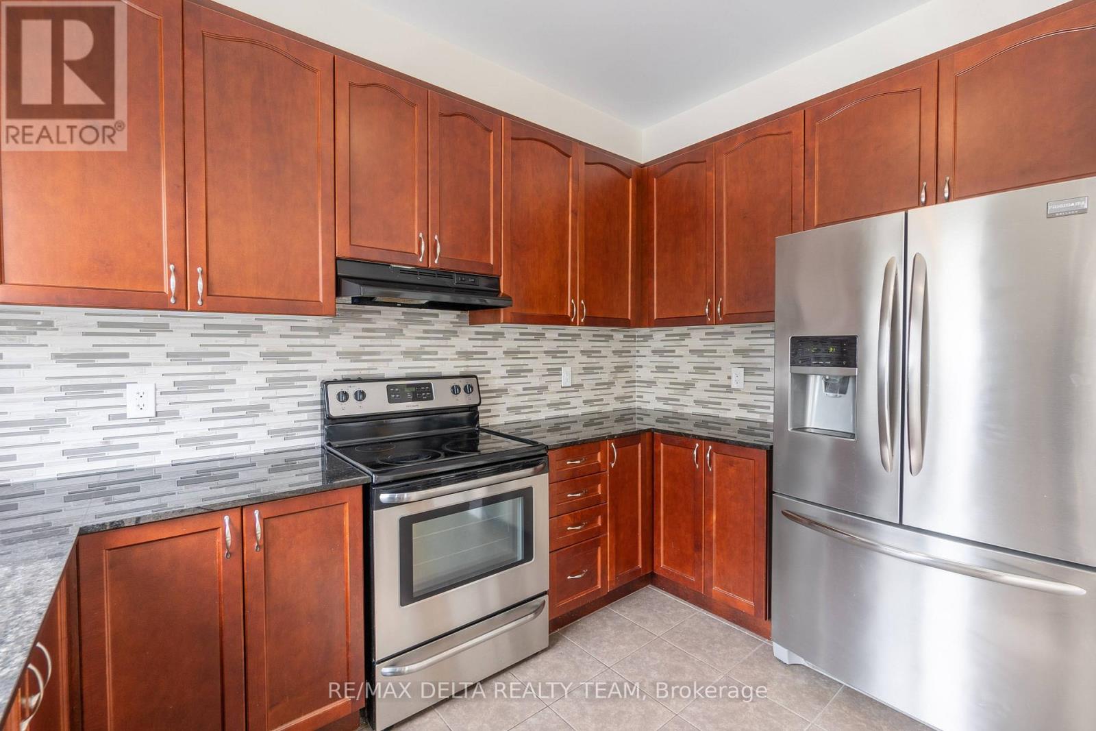 203 Flowing Creek Circle, Ottawa, Ontario  K2M 2R7 - Photo 8 - X13099512