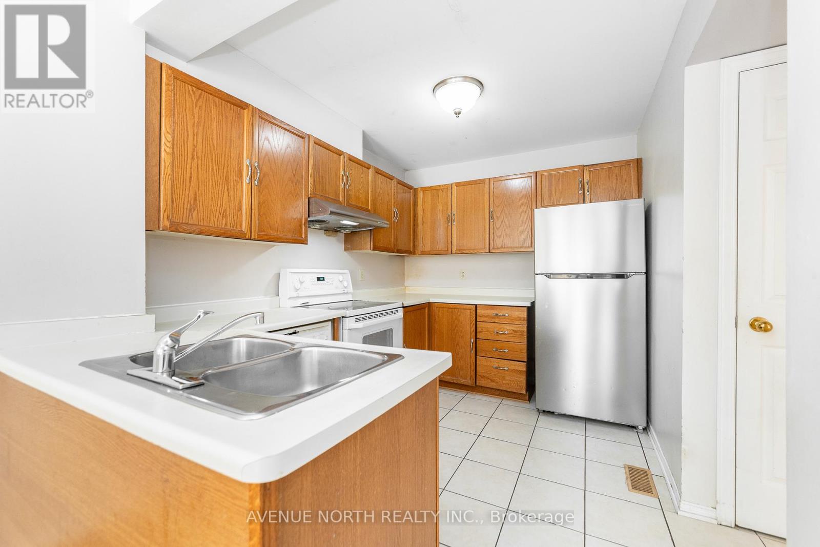 80 Woodbury Crescent, Ottawa, Ontario  K1G 5E1 - Photo 14 - X13099530