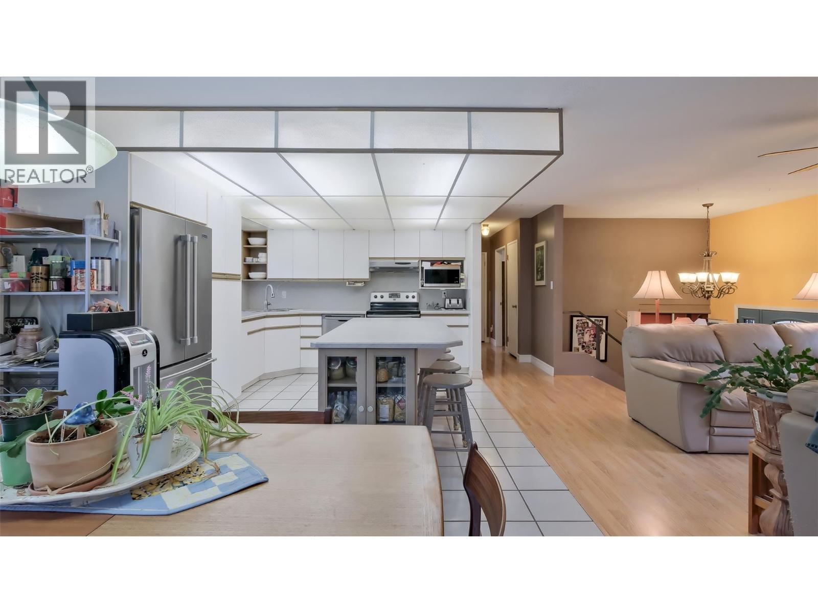 4099 Miller Road, Kelowna, British Columbia  V1W 4C7 - Photo 13 - 10386591