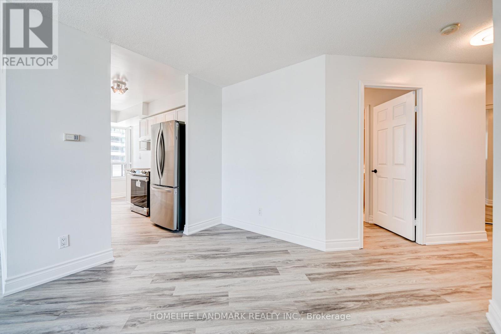 1006 - 8 Hillcrest Avenue, Toronto, Ontario  M2N 6Y6 - Photo 4 - C13099504
