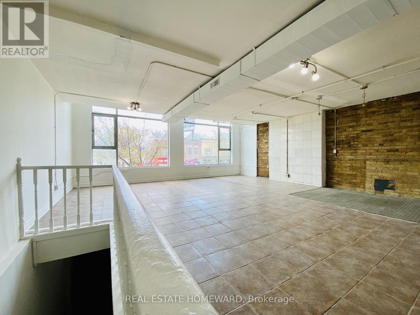 493a Danforth Avenue, Toronto, Ontario  M4K 1P5 - Photo 2 - E12809146