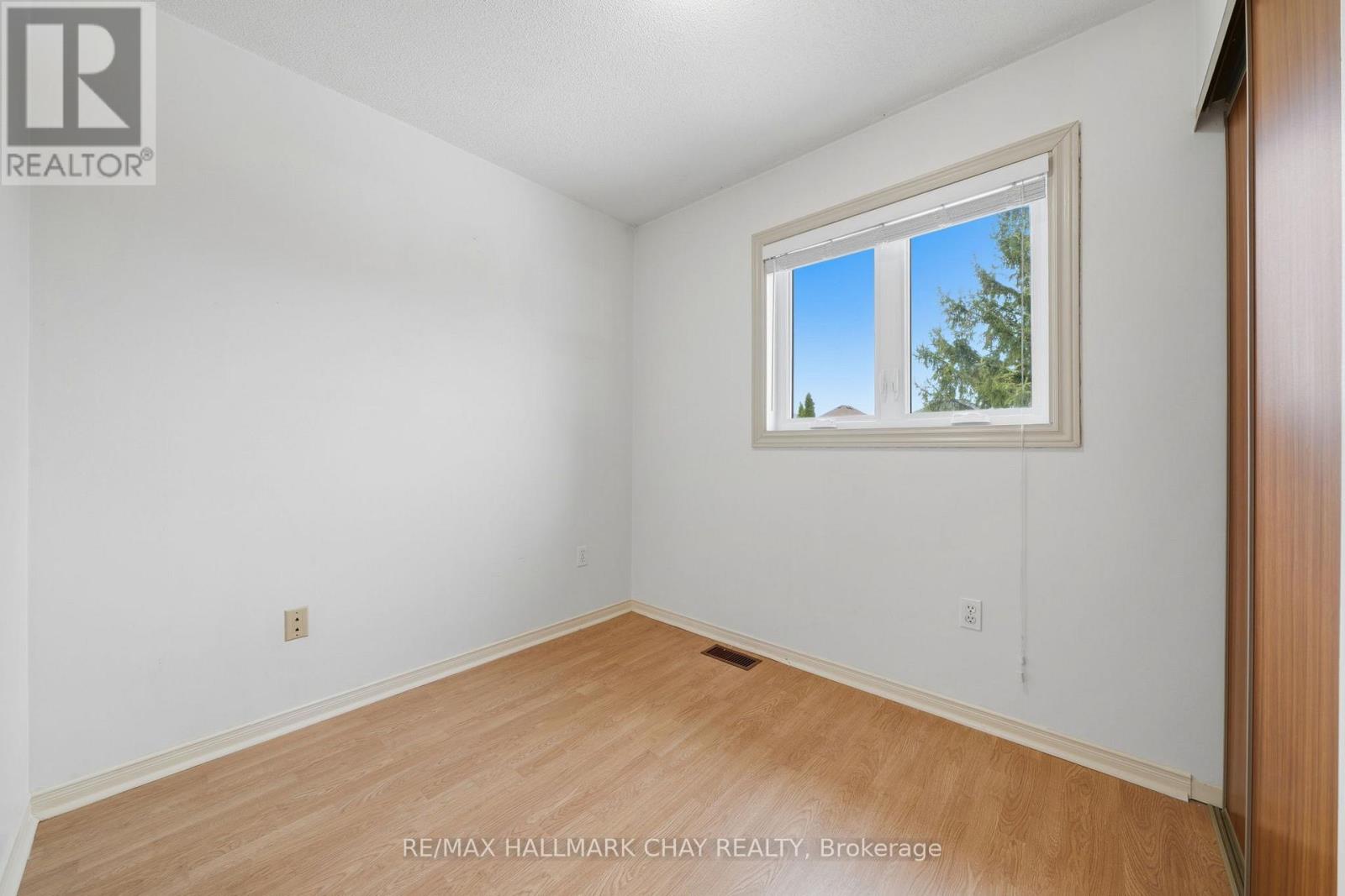 12 Dugdale Avenue, New Tecumseth, Ontario  L0G 1A0 - Photo 27 - N13097234