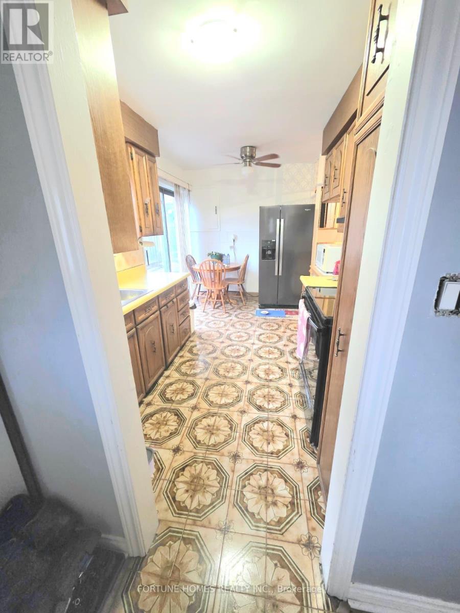 30 Dombey Road, Toronto, Ontario  M3L 1N9 - Photo 5 - W13094144