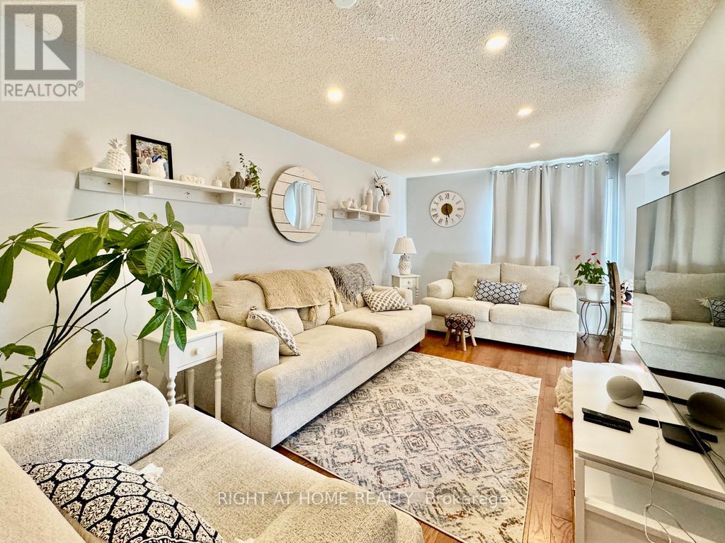 Main - 71 Weatherup Crescent, Barrie, Ontario  L4N 7J6 - Photo 3 - S13093714