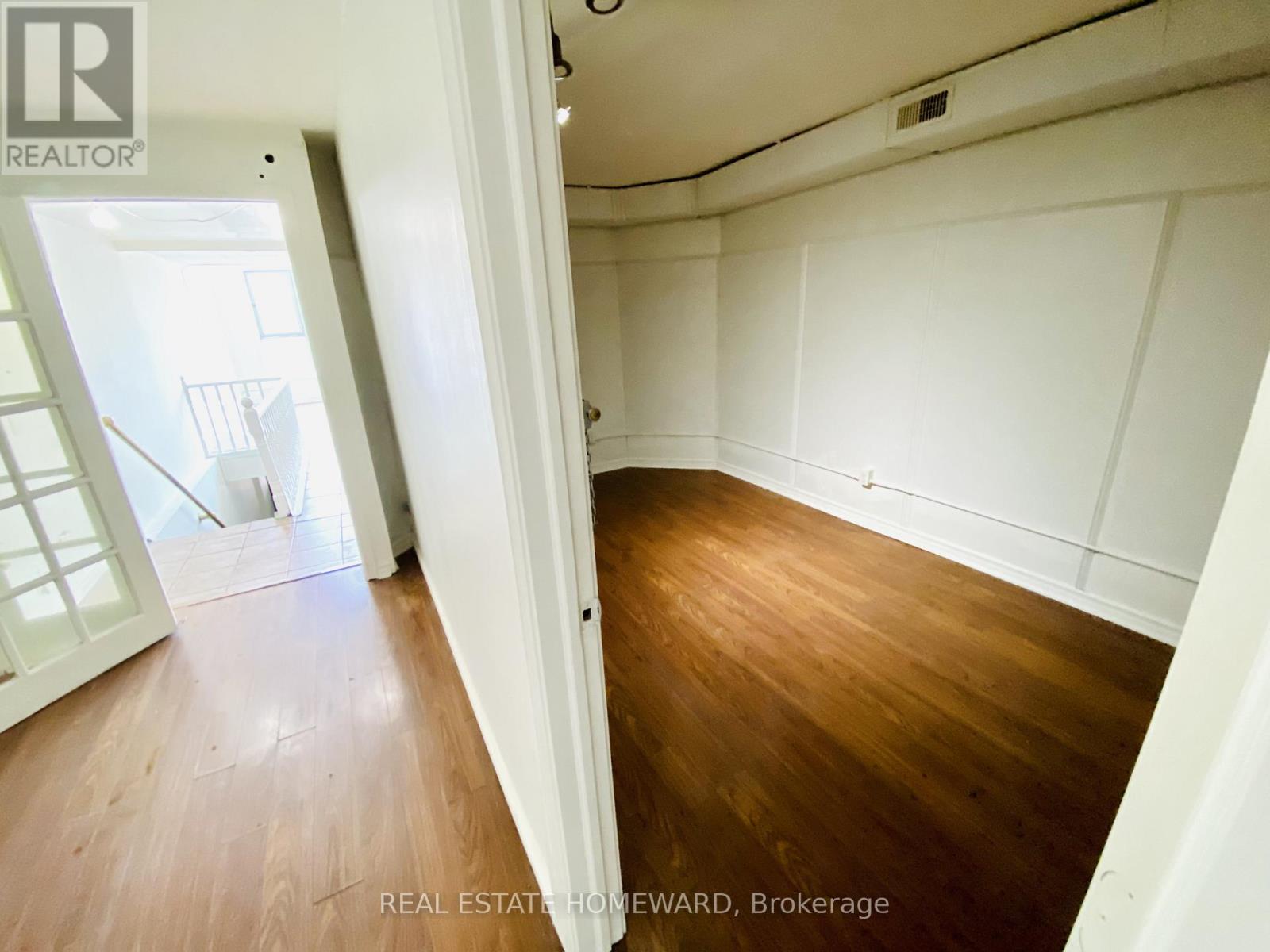 493a Danforth Avenue, Toronto, Ontario  M4K 1P5 - Photo 13 - E12809146