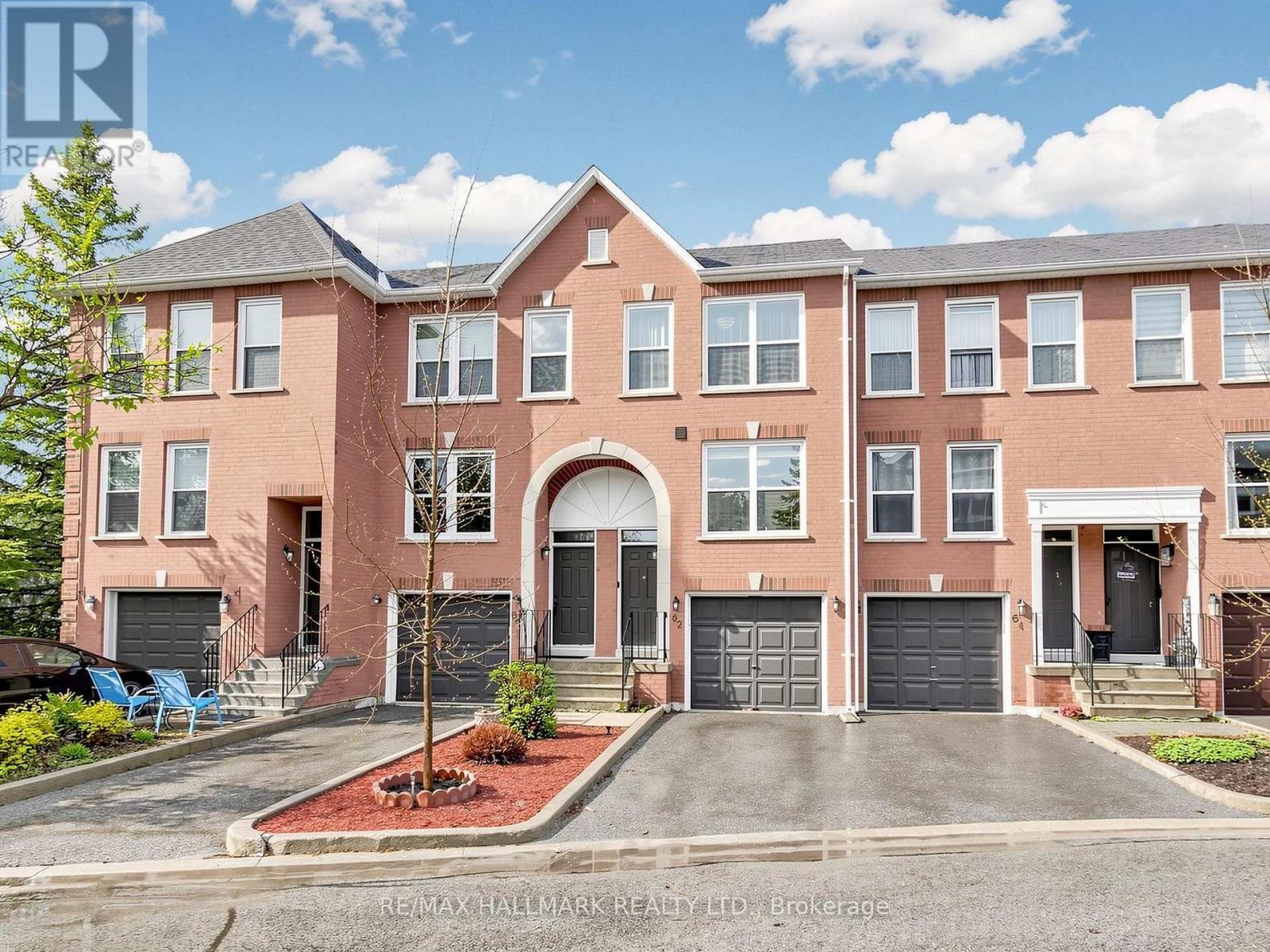 62 WYATT LANE, Aurora, Ontario