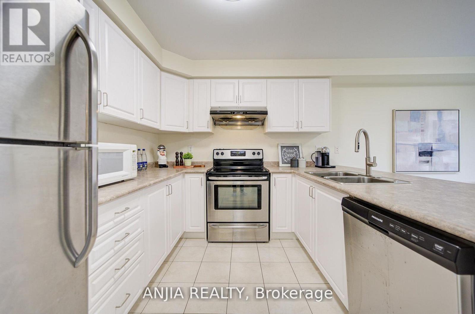1124 Bur Oak Avenue, Markham, Ontario  L6E 0K9 - Photo 10 - N13099456