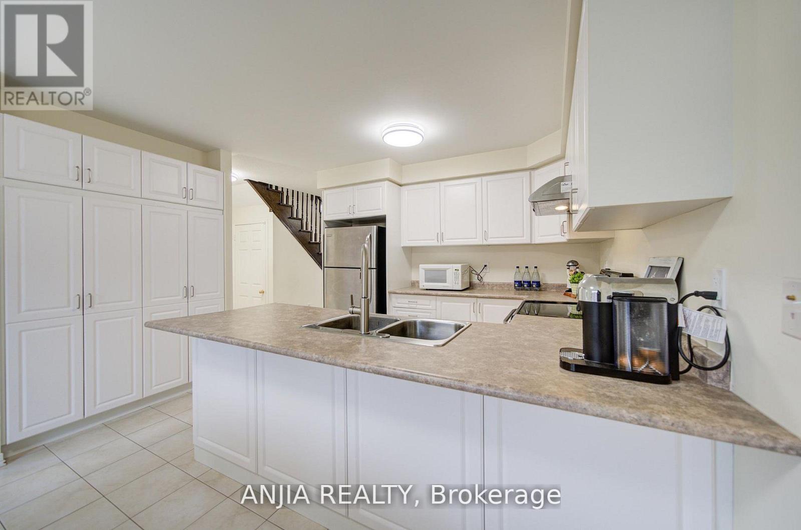 1124 Bur Oak Avenue, Markham, Ontario  L6E 0K9 - Photo 12 - N13099456