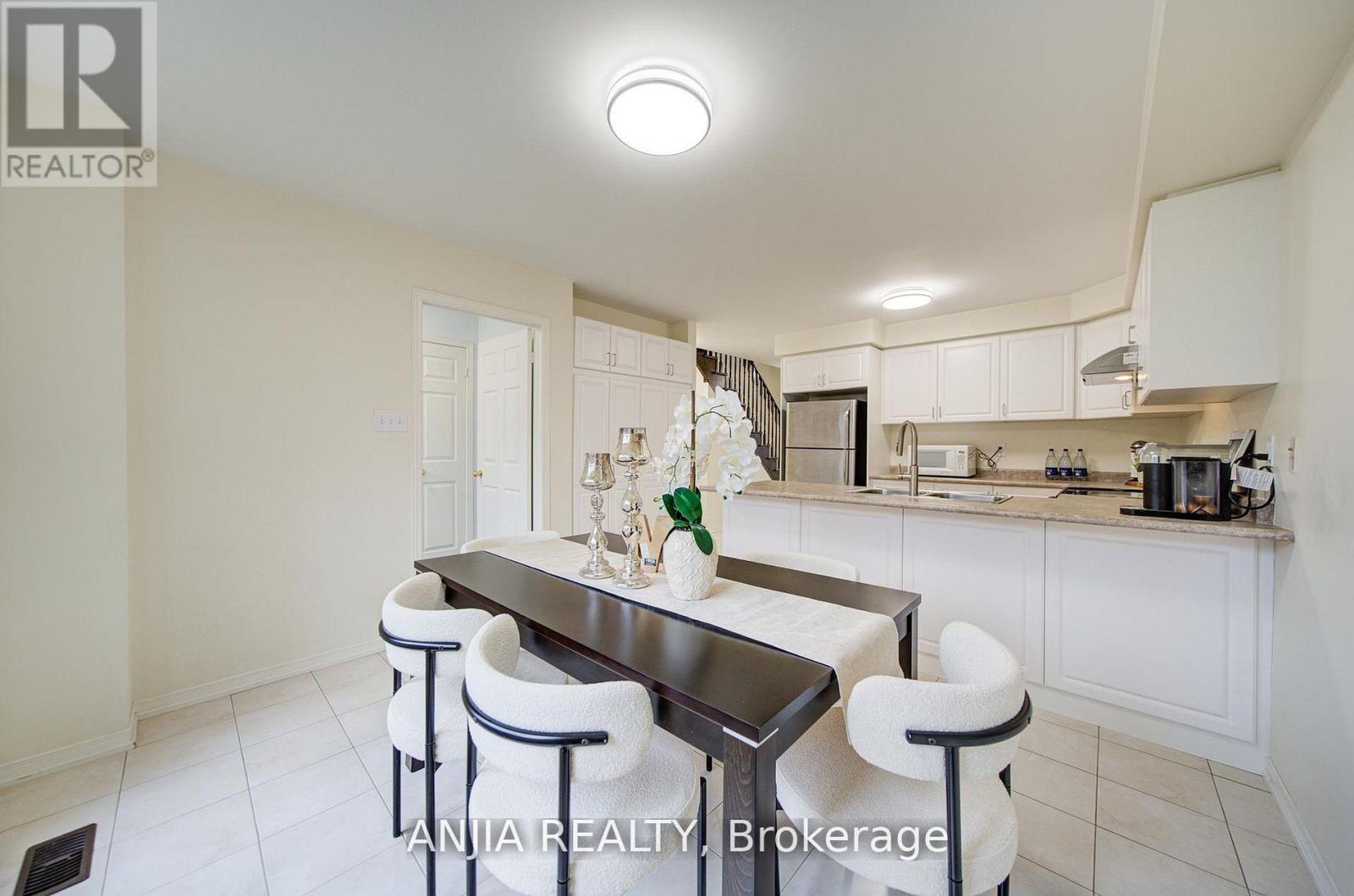 1124 Bur Oak Avenue, Markham, Ontario  L6E 0K9 - Photo 13 - N13099456