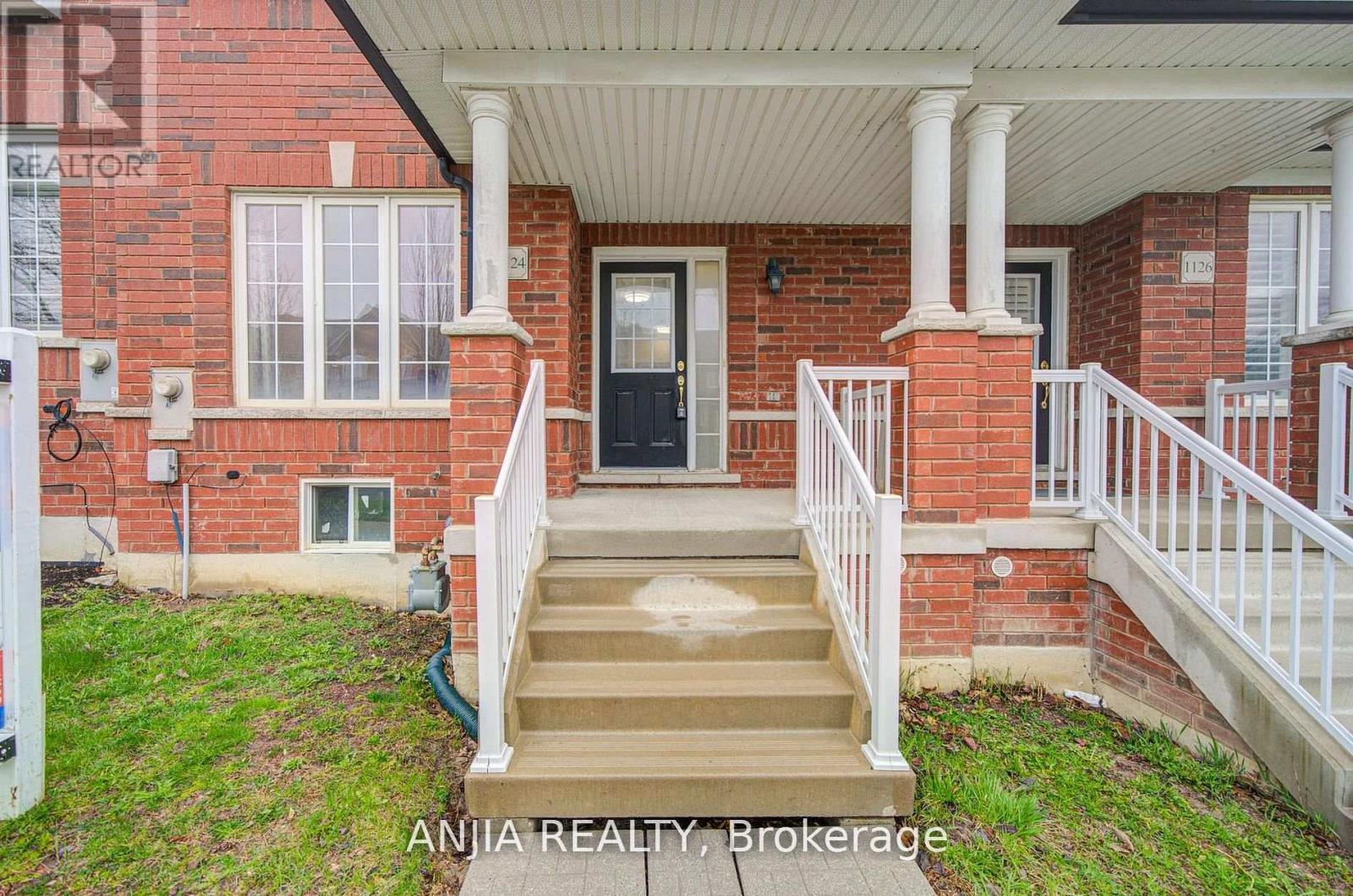 1124 Bur Oak Avenue, Markham, Ontario  L6E 0K9 - Photo 2 - N13099456