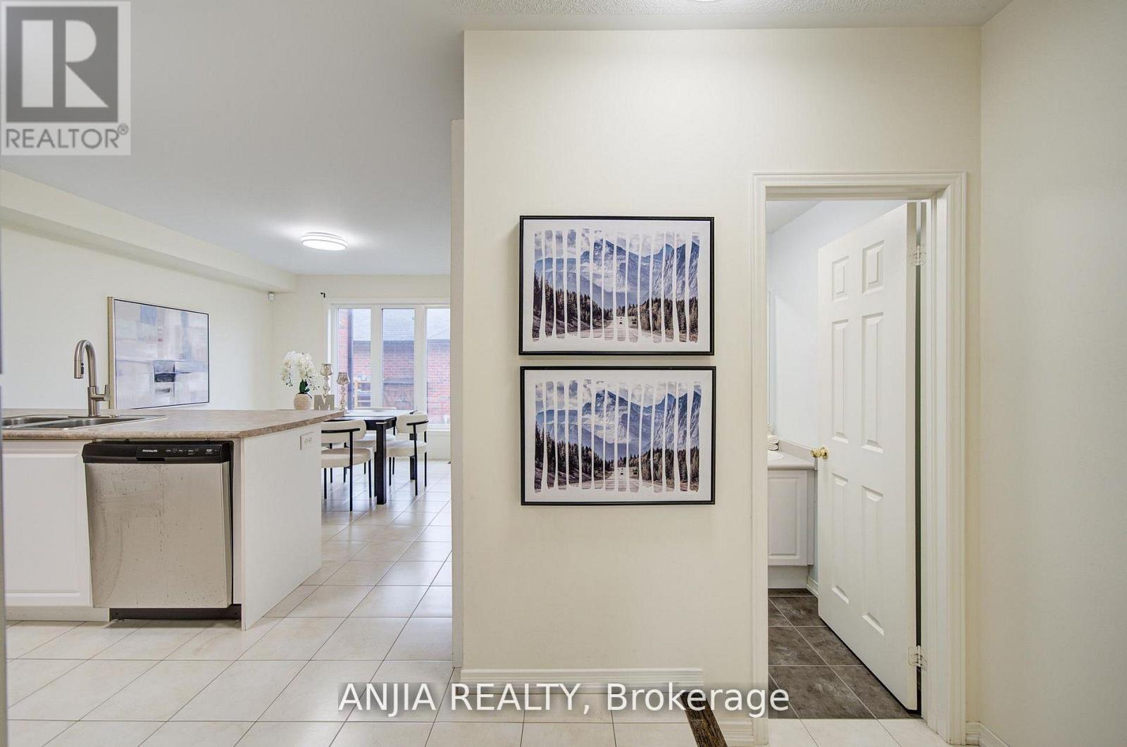 1124 Bur Oak Avenue, Markham, Ontario  L6E 0K9 - Photo 8 - N13099456