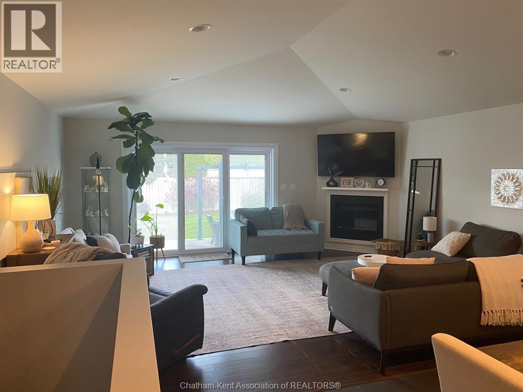 1048 Clover Avenue, Windsor, Ontario  N8P 1V8 - Photo 7 - 26009799