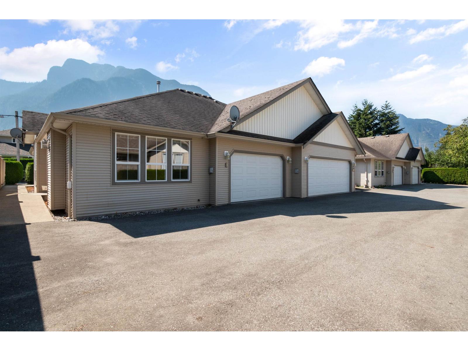 3 648 Coquihalla Street, Hope, Hope, British Columbia  V0X 1L0 - Photo 1 - R3080660