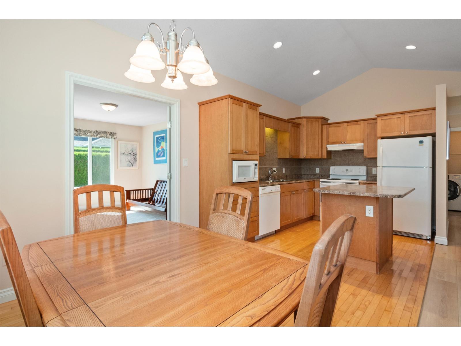3 648 Coquihalla Street, Hope, Hope, British Columbia  V0X 1L0 - Photo 8 - R3080660