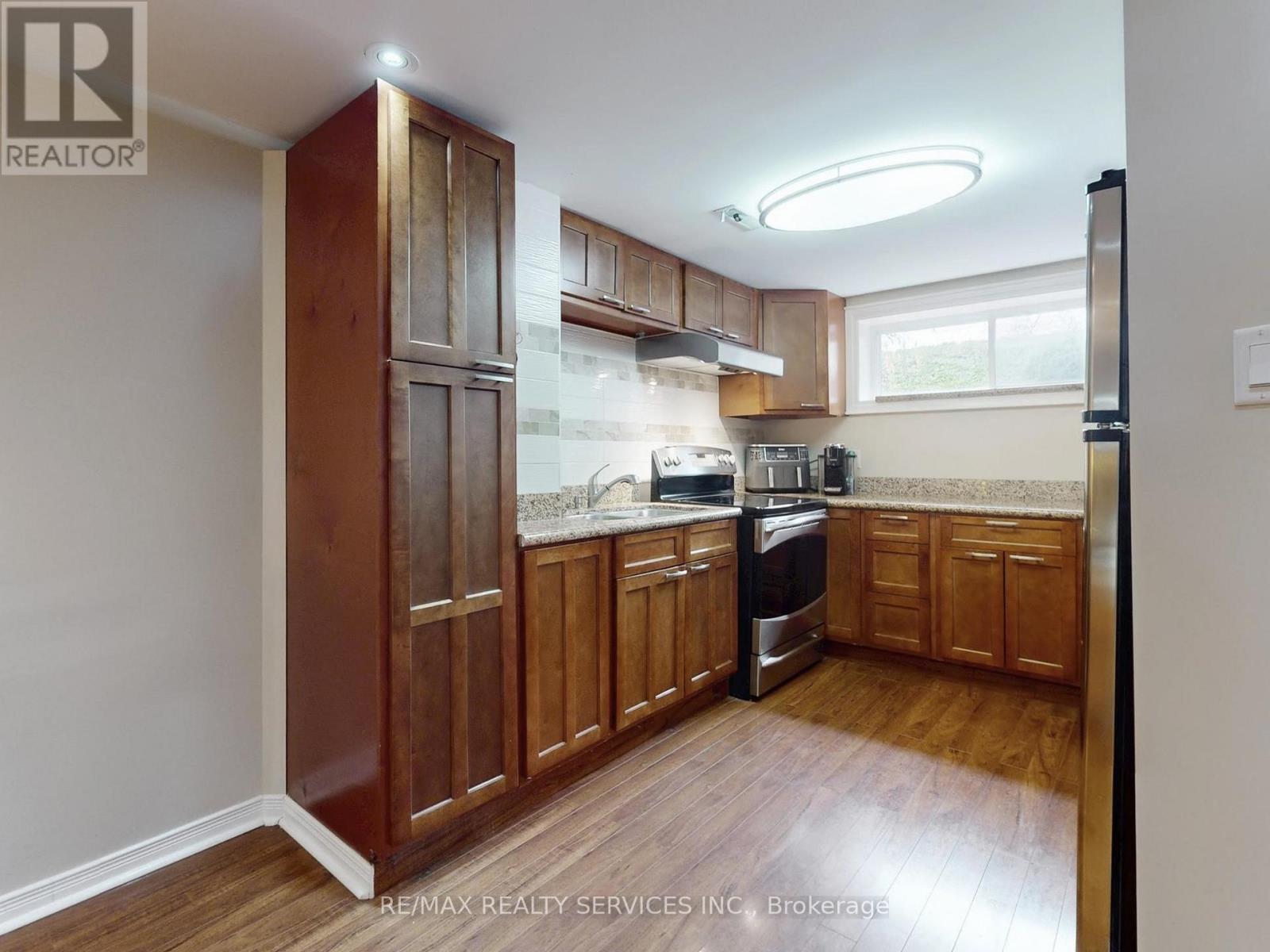 55 Northampton Street, Brampton, Ontario  L6S 3Z6 - Photo 12 - W13099422