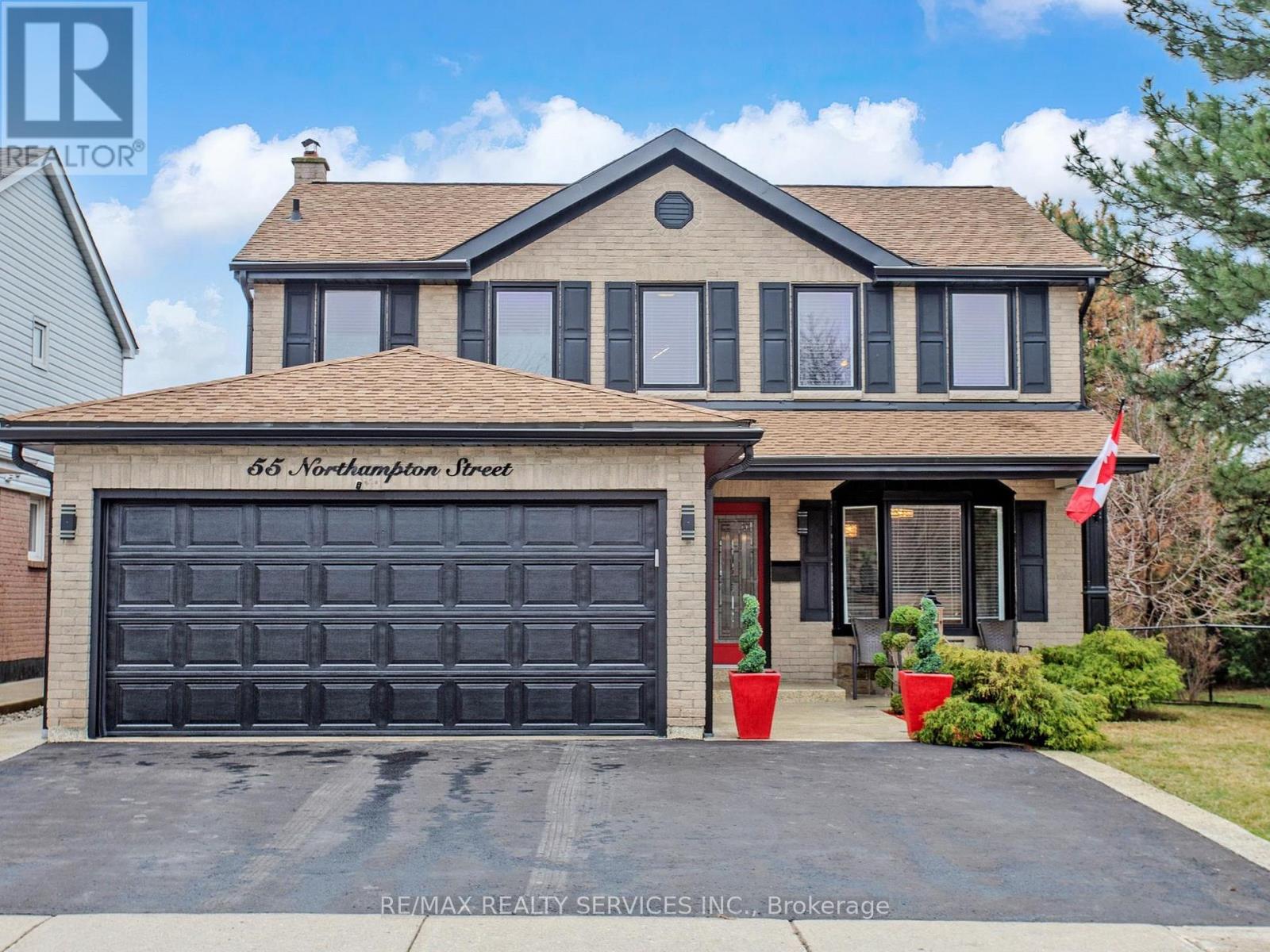 55 Northampton Street, Brampton, Ontario  L6S 3Z6 - Photo 2 - W13099422