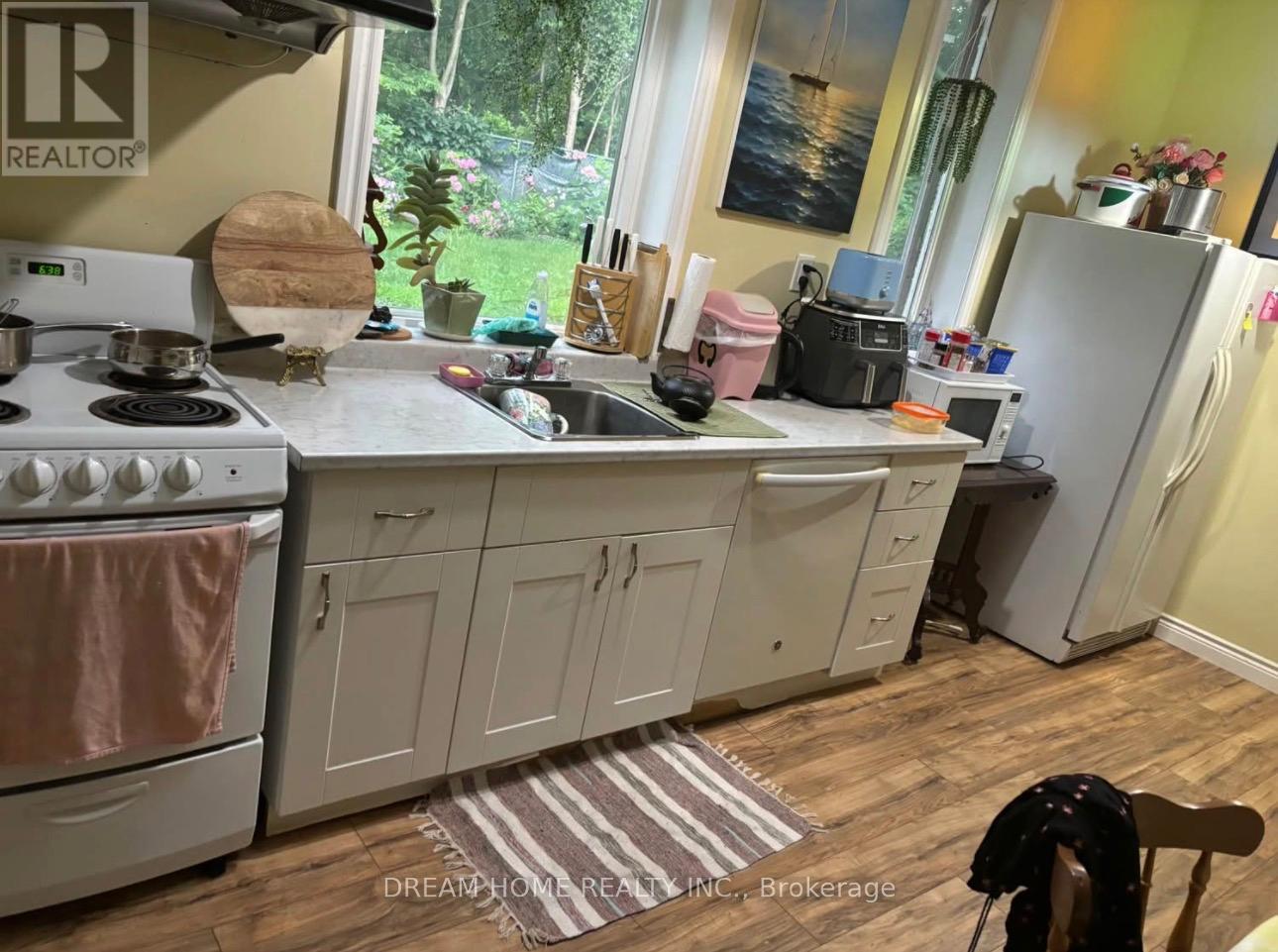 Room A - 850 Clarkson Road S, Mississauga, Ontario  L5J 2V3 - Photo 4 - W13099436