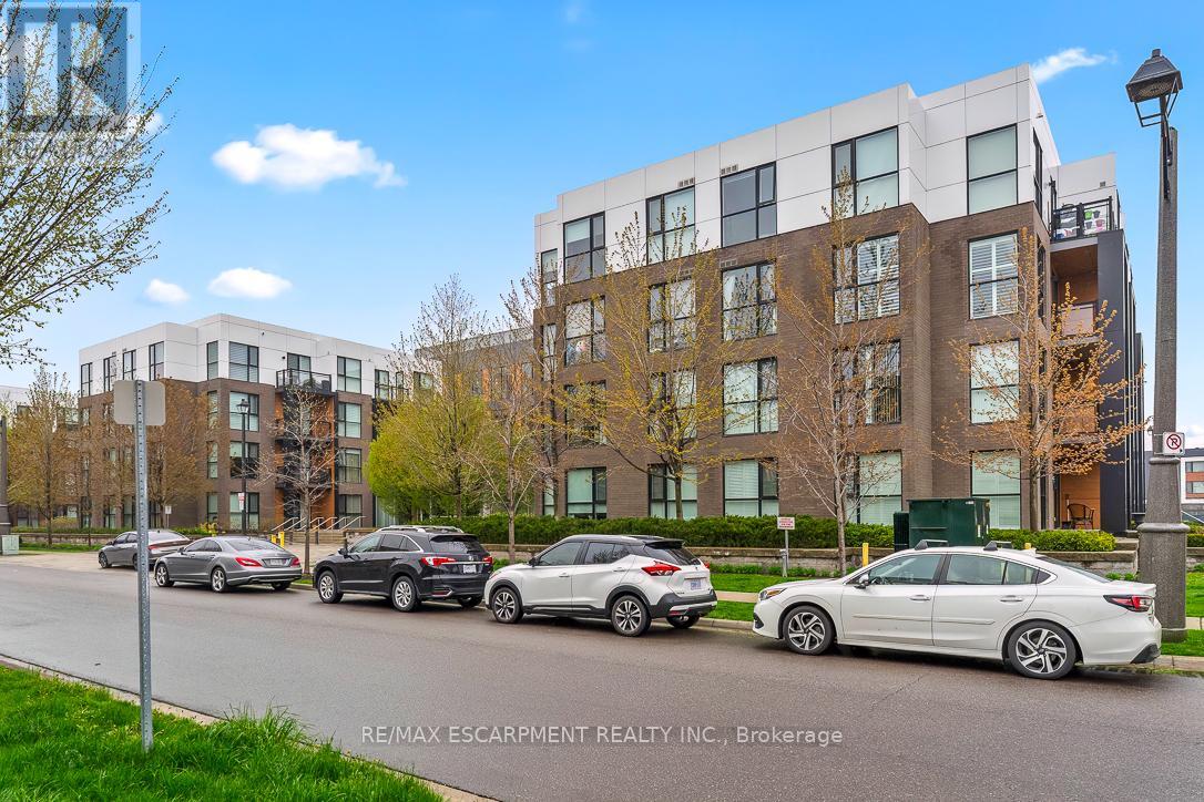 303 - 150 Sabina Drive, Oakville, Ontario  L6H 0W3 - Photo 2 - W13099442