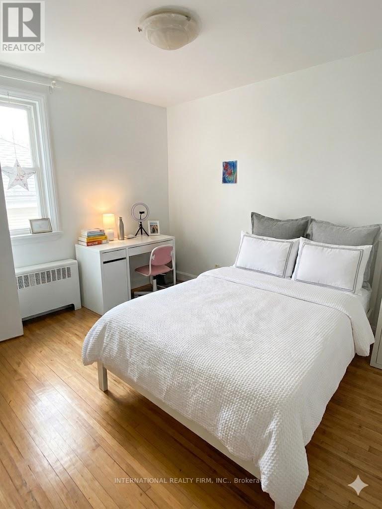 2143 Grange Drive, Mississauga, Ontario  L5B 1P4 - Photo 3 - W13099444