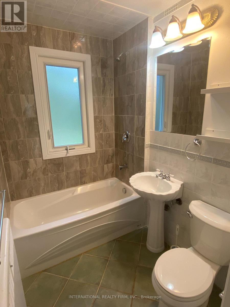 2143 Grange Drive, Mississauga, Ontario  L5B 1P4 - Photo 7 - W13099444