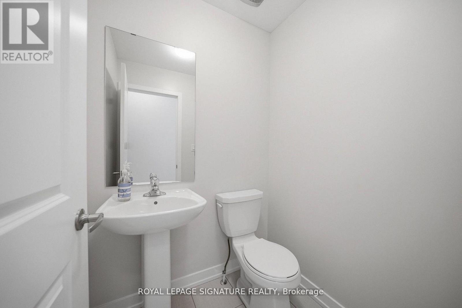 1201 Dartmouth Crescent, Oakville, Ontario  L6H 8C3 - Photo 4 - W13099450