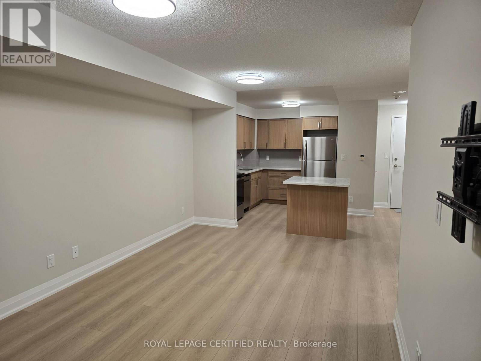 2103 - 3880 Duke Of York Boulevard, Mississauga, Ontario  L5B 4M7 - Photo 1 - W13099518