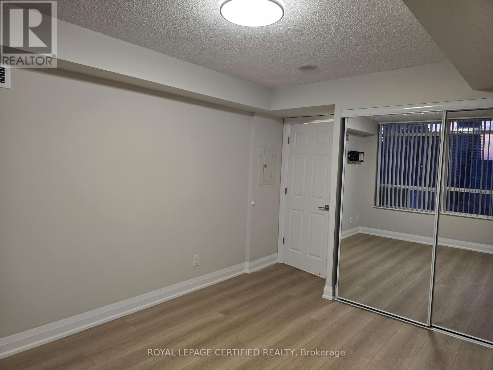 2103 - 3880 Duke Of York Boulevard, Mississauga, Ontario  L5B 4M7 - Photo 4 - W13099518