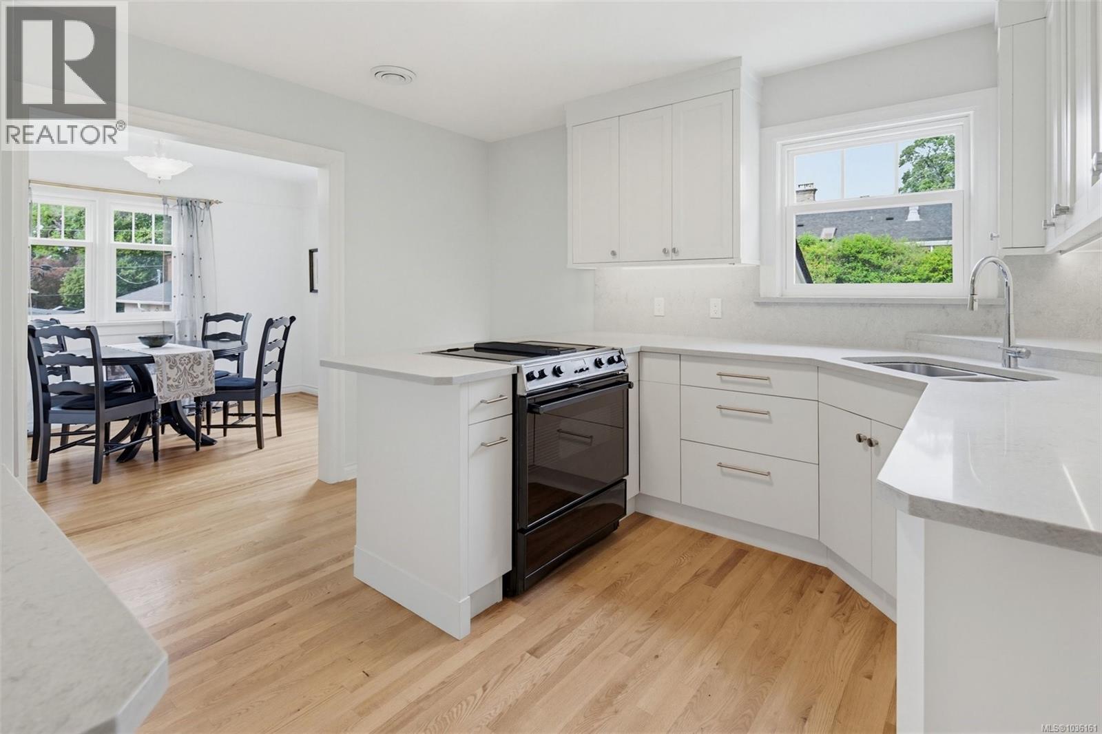 1250 Rockland Ave, Victoria, British Columbia  V8V 3J2 - Photo 7 - 1036161