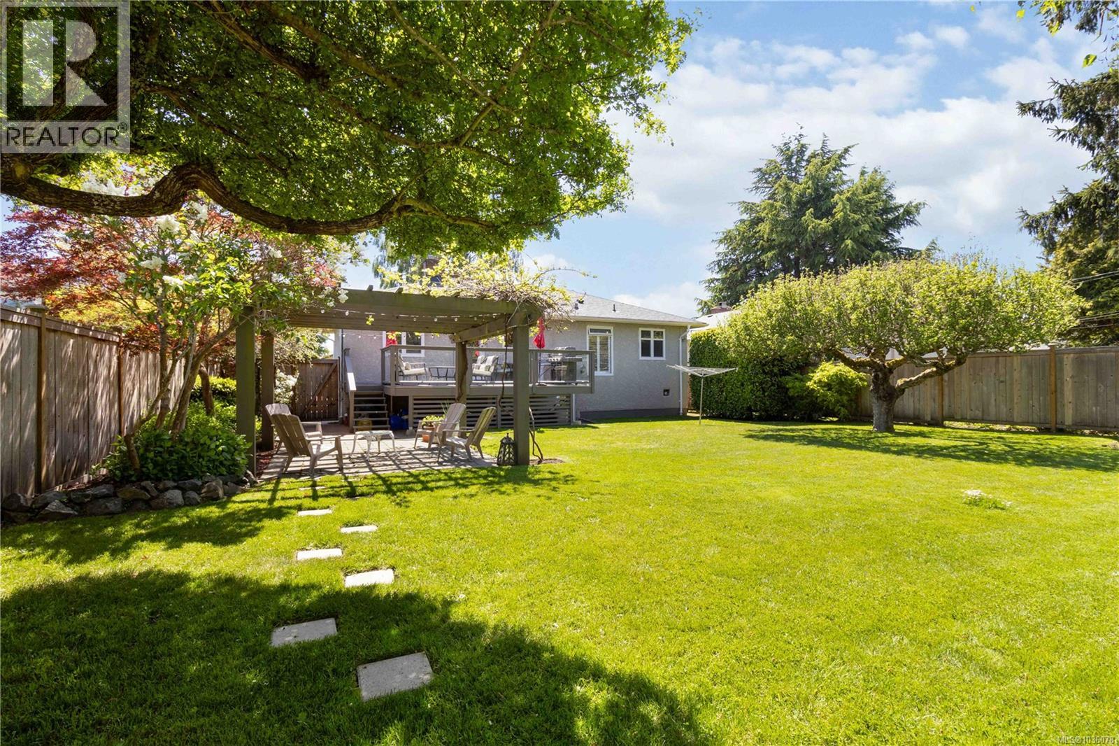 2228 Pacific Ave, Oak Bay, British Columbia  V8R 2V5 - Photo 38 - 1036078