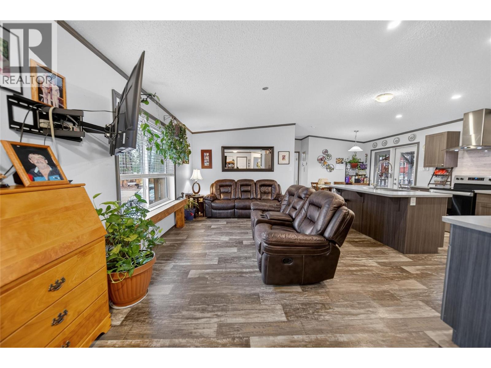 6230 Wolf Creek Road, Wasa, British Columbia  V0B 2K0 - Photo 6 - 10386624