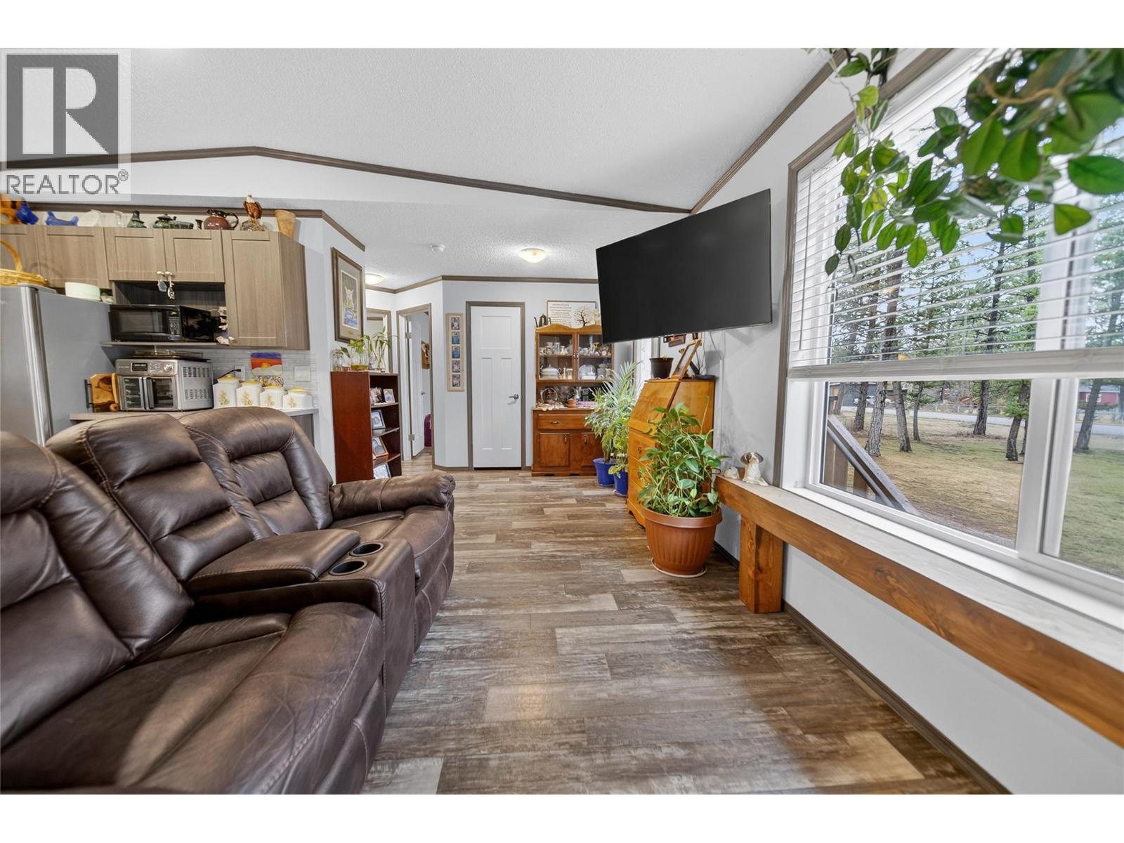 6230 Wolf Creek Road, Wasa, British Columbia  V0B 2K0 - Photo 7 - 10386624