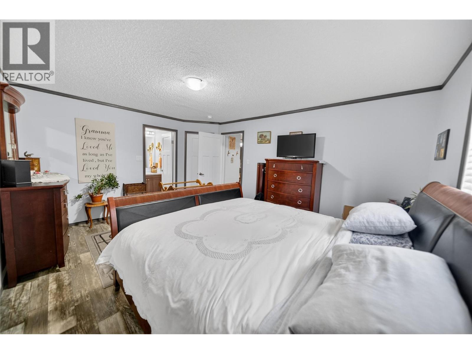 6230 Wolf Creek Road, Wasa, British Columbia  V0B 2K0 - Photo 8 - 10386624