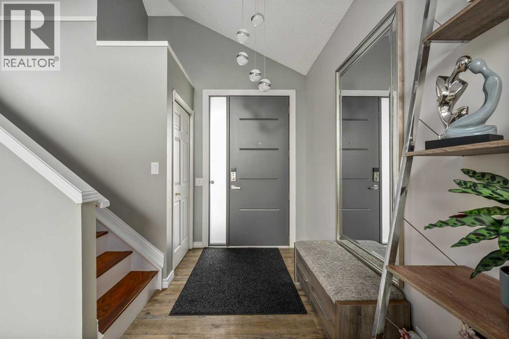 220 Douglas Glen Bay SE, Calgary, Alberta  T2Z 2M9 - Photo 4 - A2297250