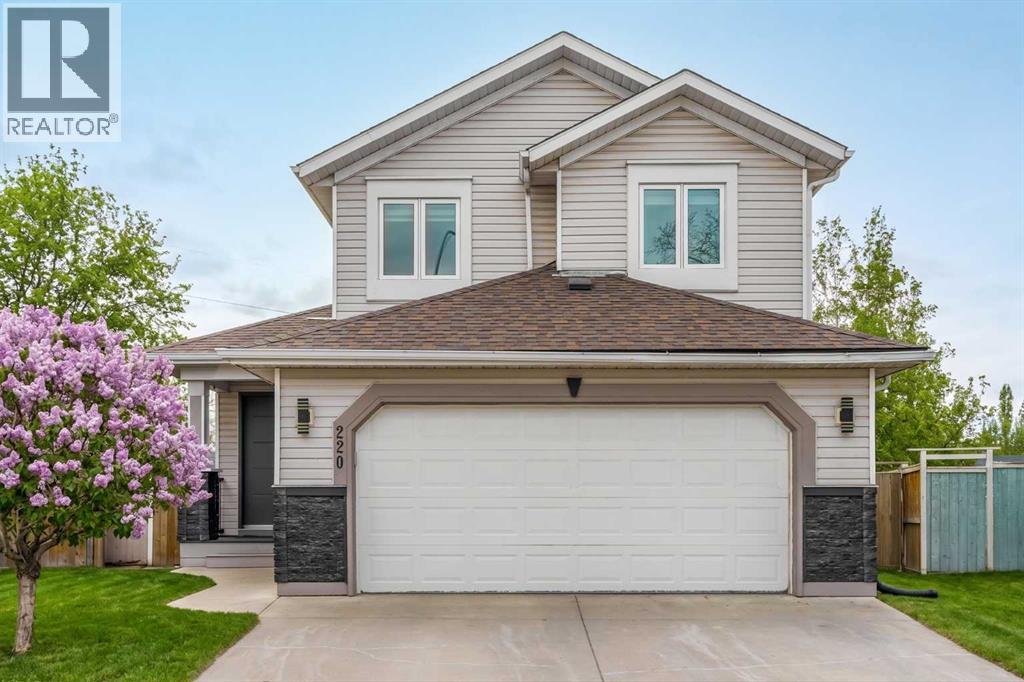 220 Douglas Glen Bay SE, Calgary, Alberta  T2Z 2M9 - Photo 1 - A2297250