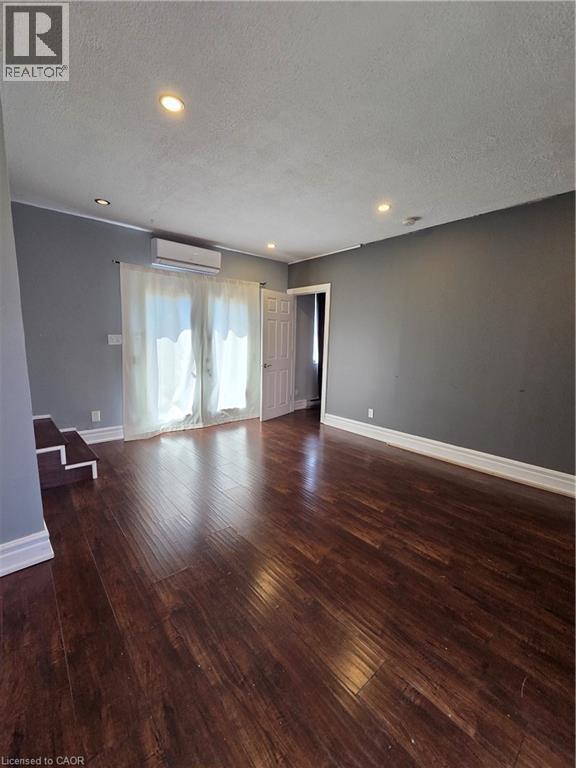2021 Edinburgh Drive Unit# Main, Burlington, Ontario  L7R 2C8 - Photo 9 - 40821884
