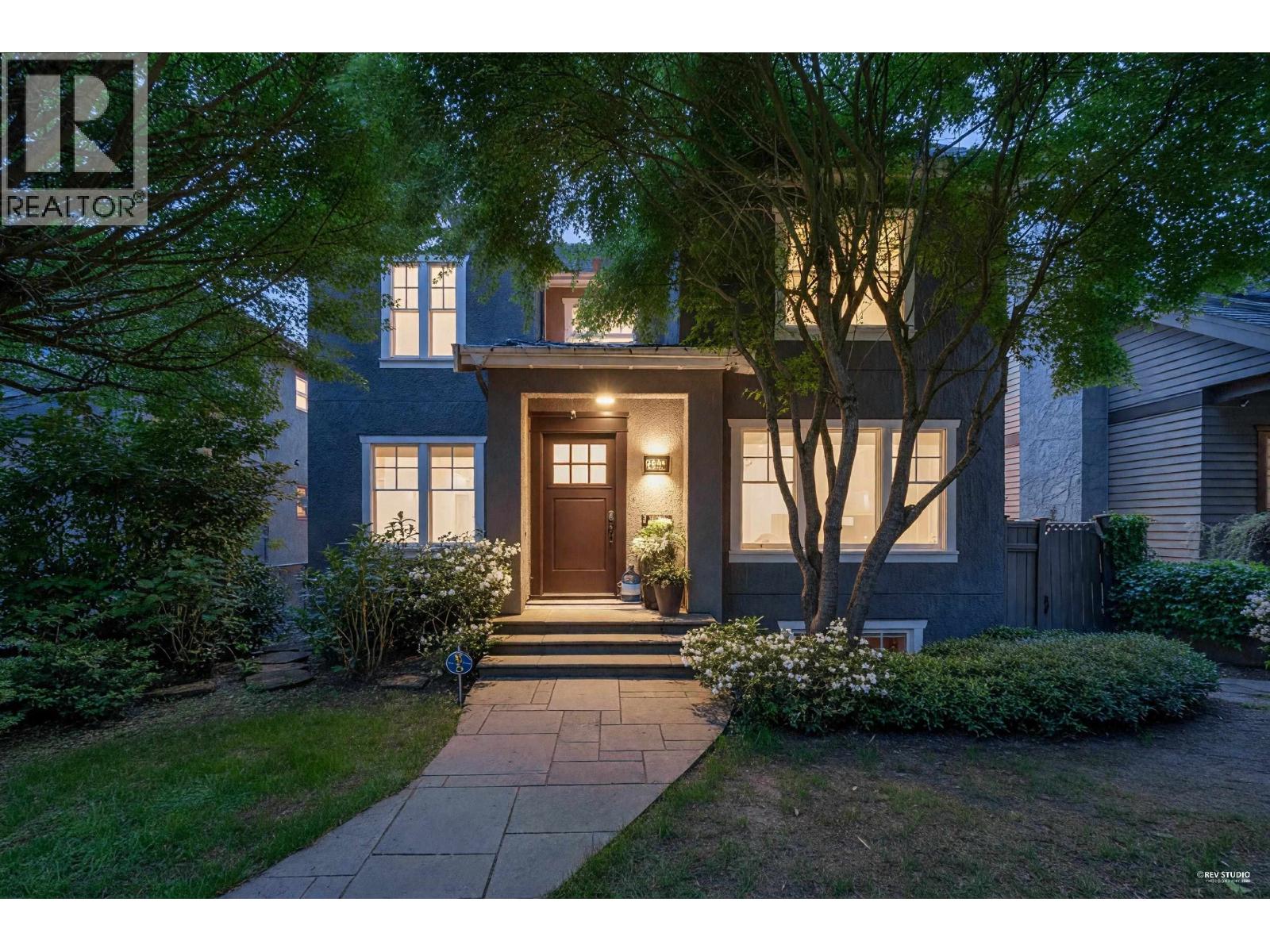 2540 W 45th Avenue, Vancouver, British Columbia  V6N 3L1 - Photo 1 - R3121046